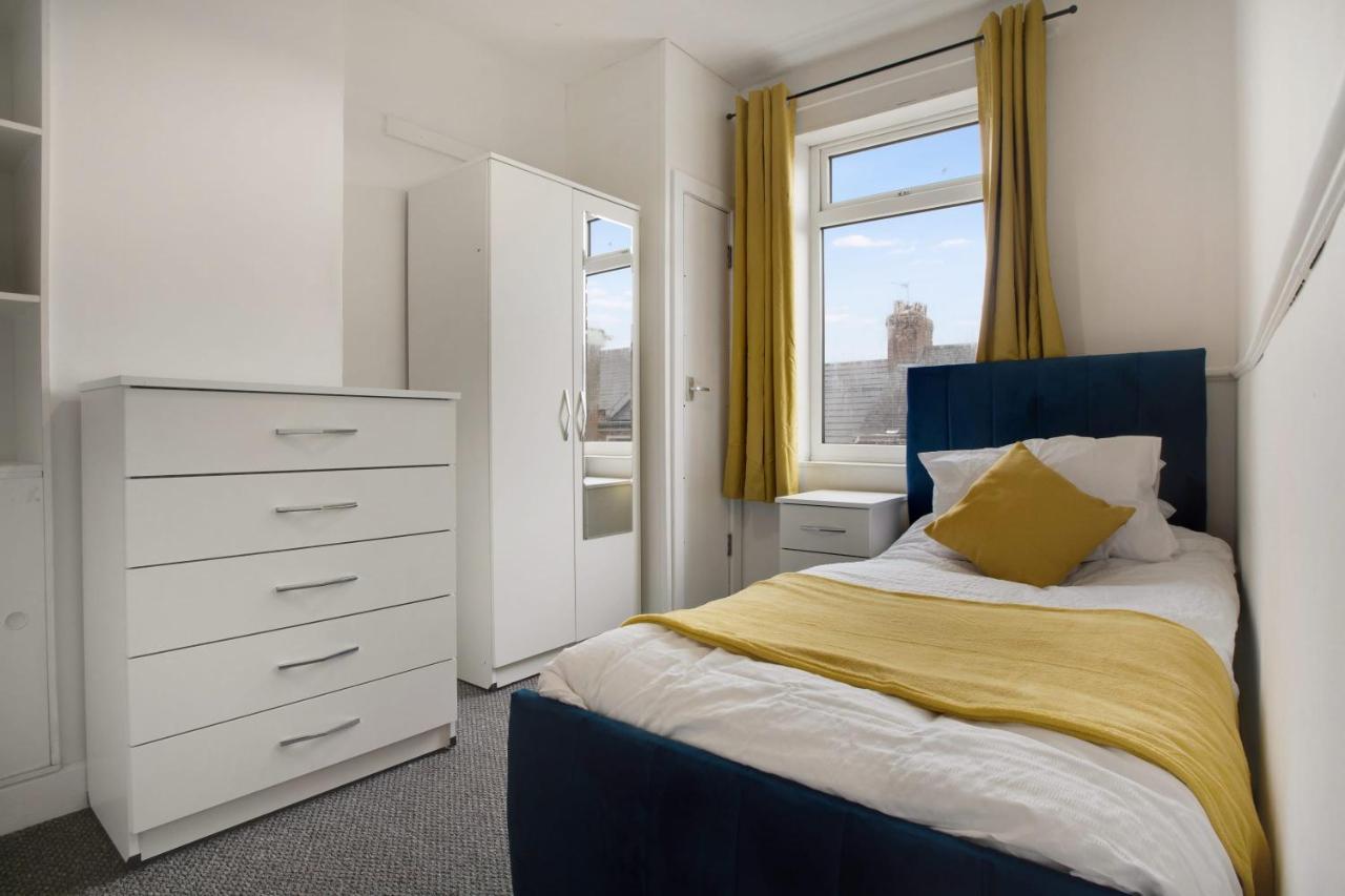 Freshly Renovated, Feels Like Home, Sleeps 3 Chester-le-Street Bagian luar foto